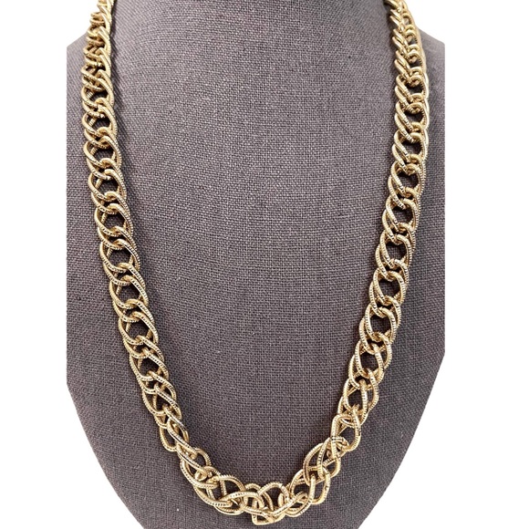 ❤️ Vintage Ribbed Gold Tone Chunky Curb Chain Necklace - Picture 5 of 5